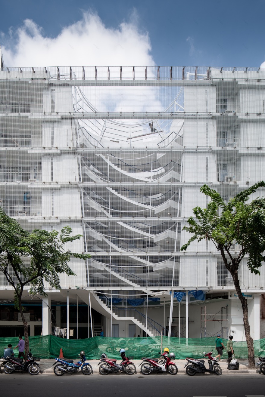 曼谷 Blu395 公寓建筑 | 创意钢格屏风呈现城市变迁-20