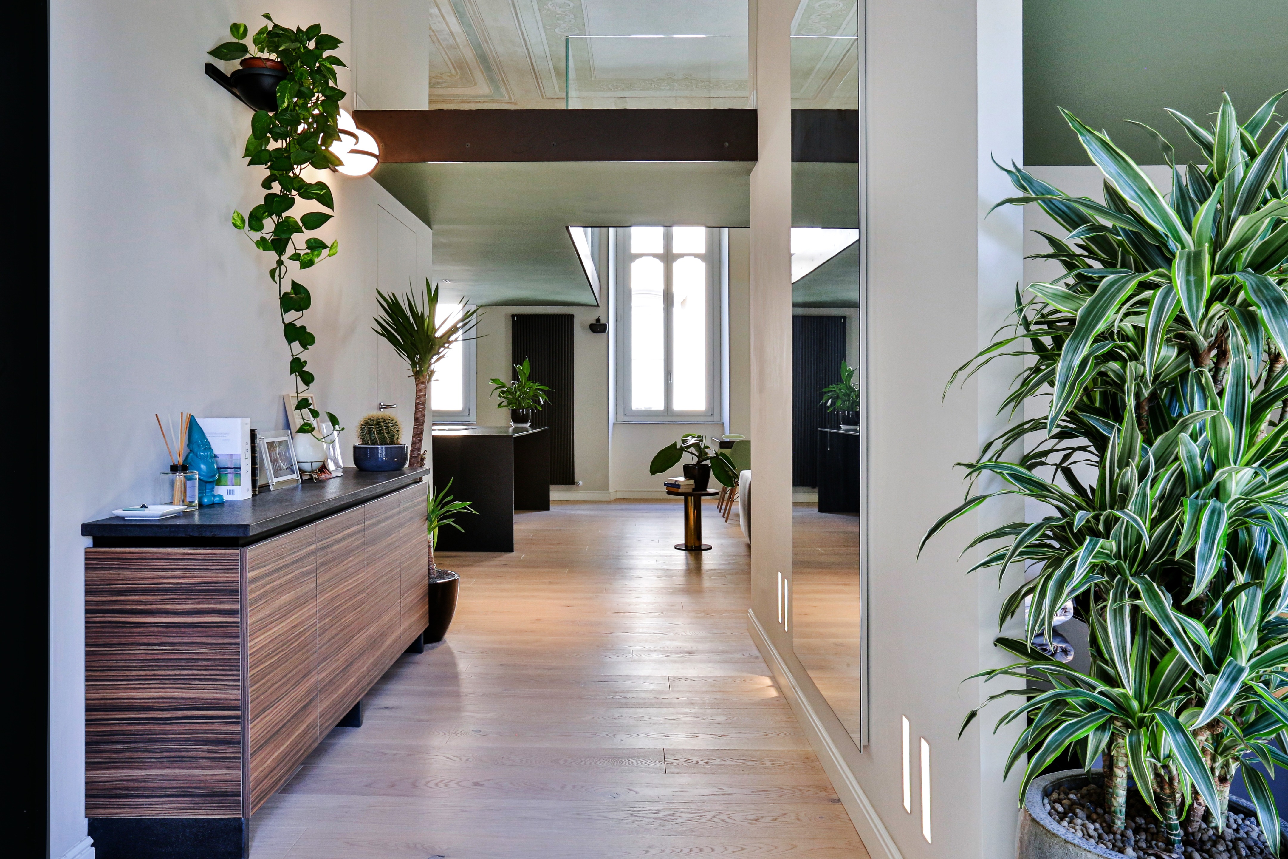 绿意盎然的历史韵味——意大利 Officina 8A 公寓设计-2