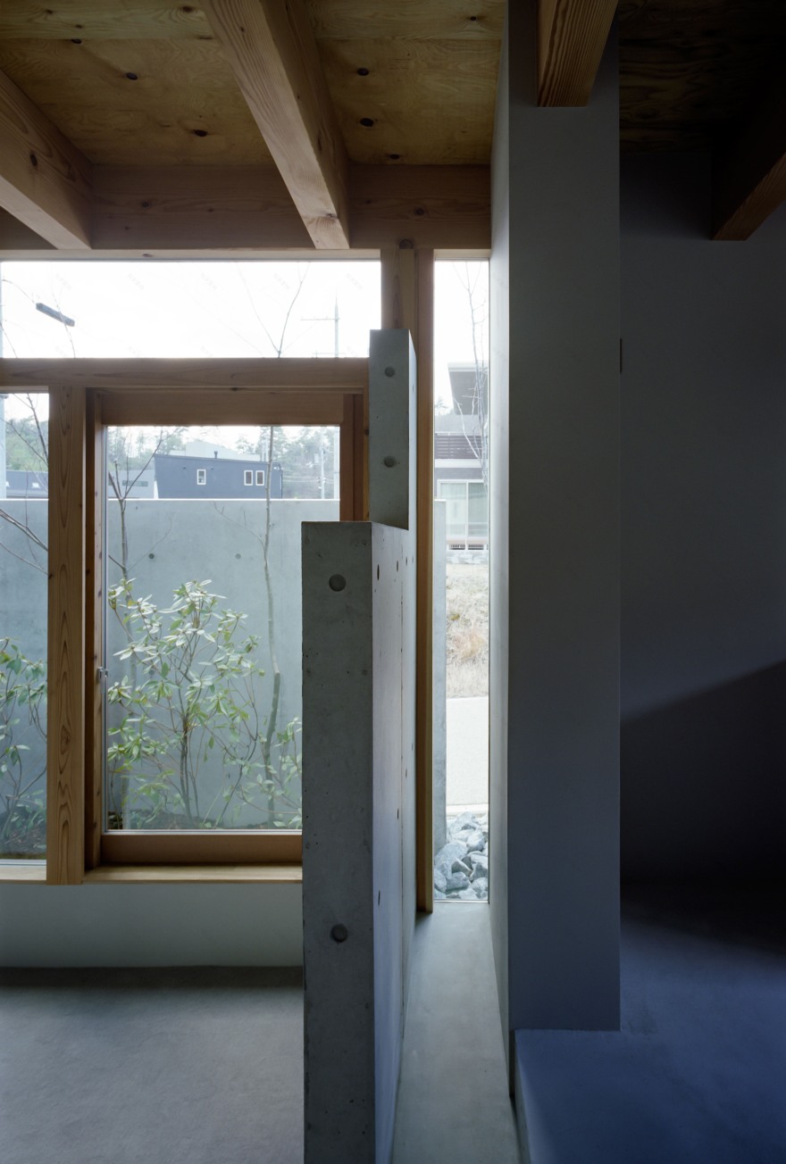 山林间的混凝土迷宫·日本 Minohshinmachi 住宅设计-11