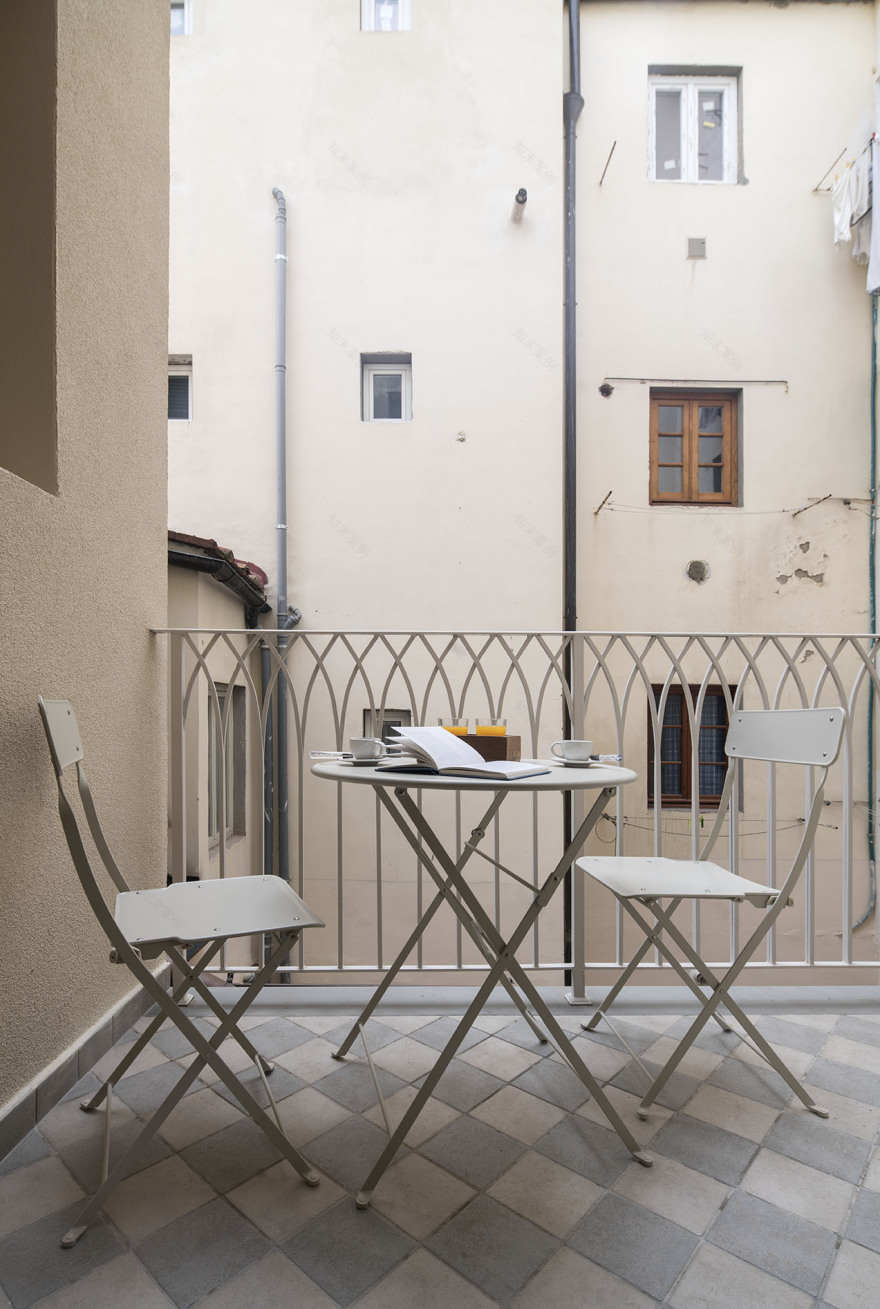 佛罗伦萨历史建筑翻新变身优雅公寓-5