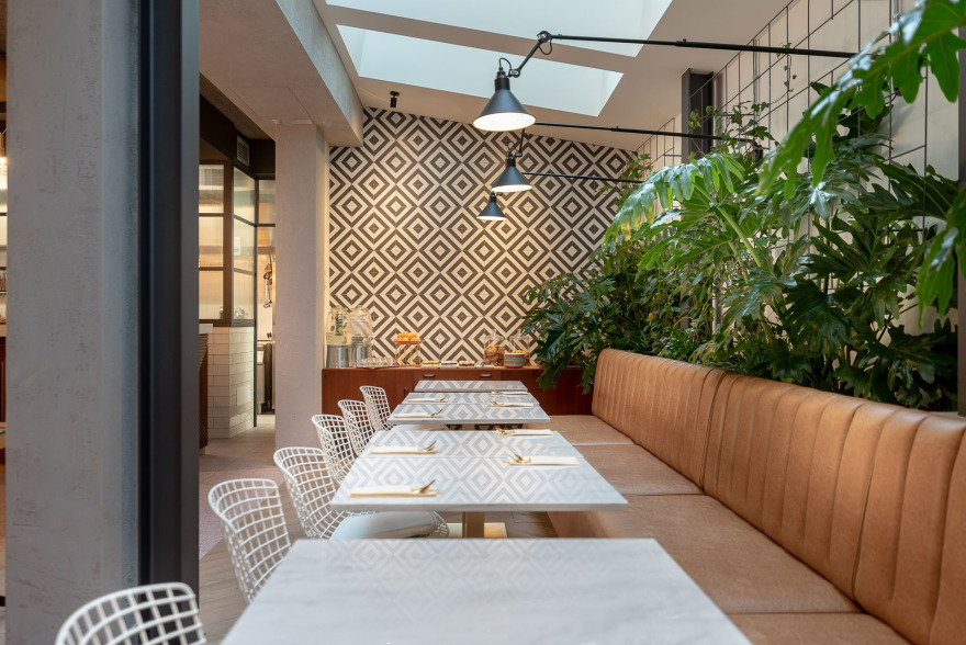 意大利海滨酒店“The Box”以简约哲学打造舒适空间-11