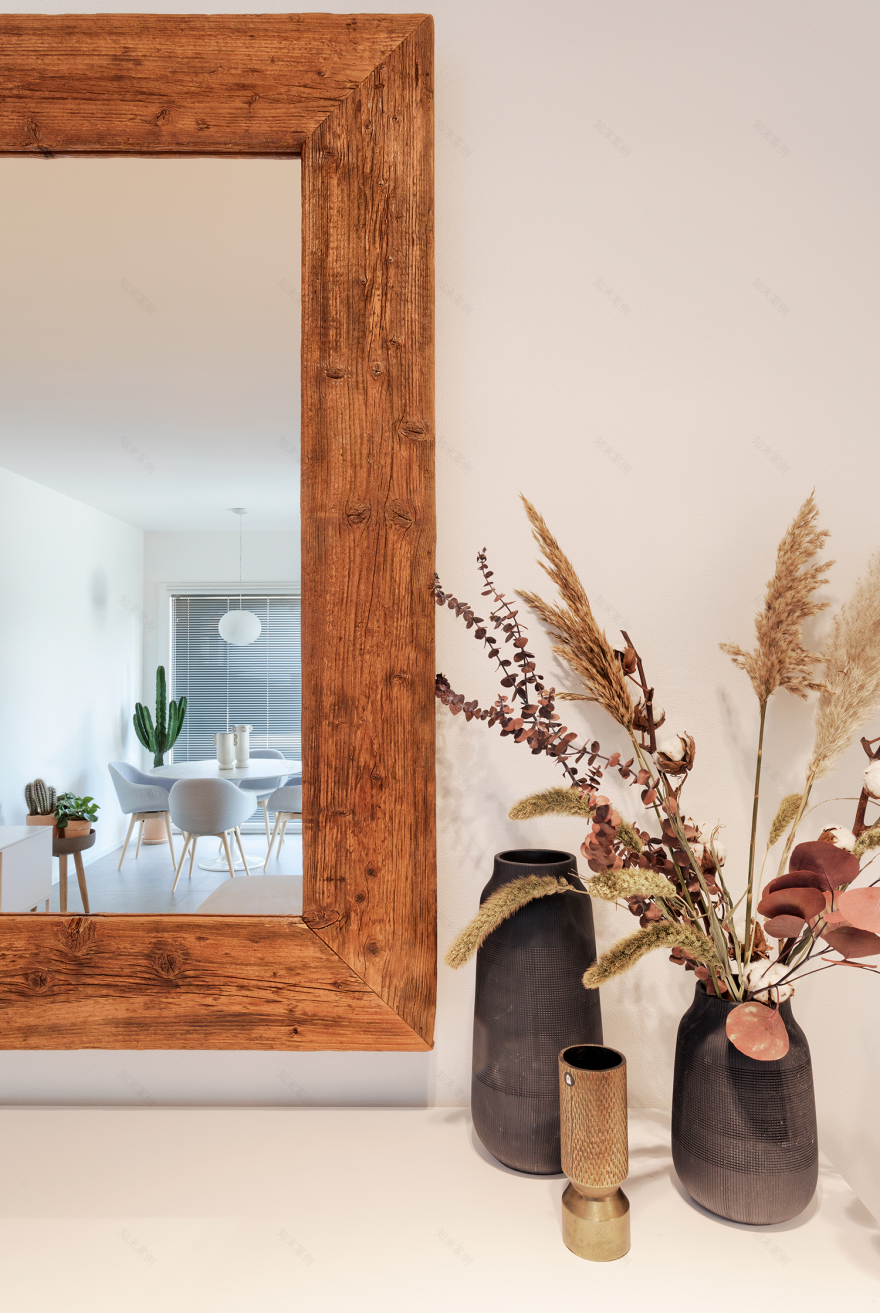 极简白色公寓,自然光线与设计完美融合-66