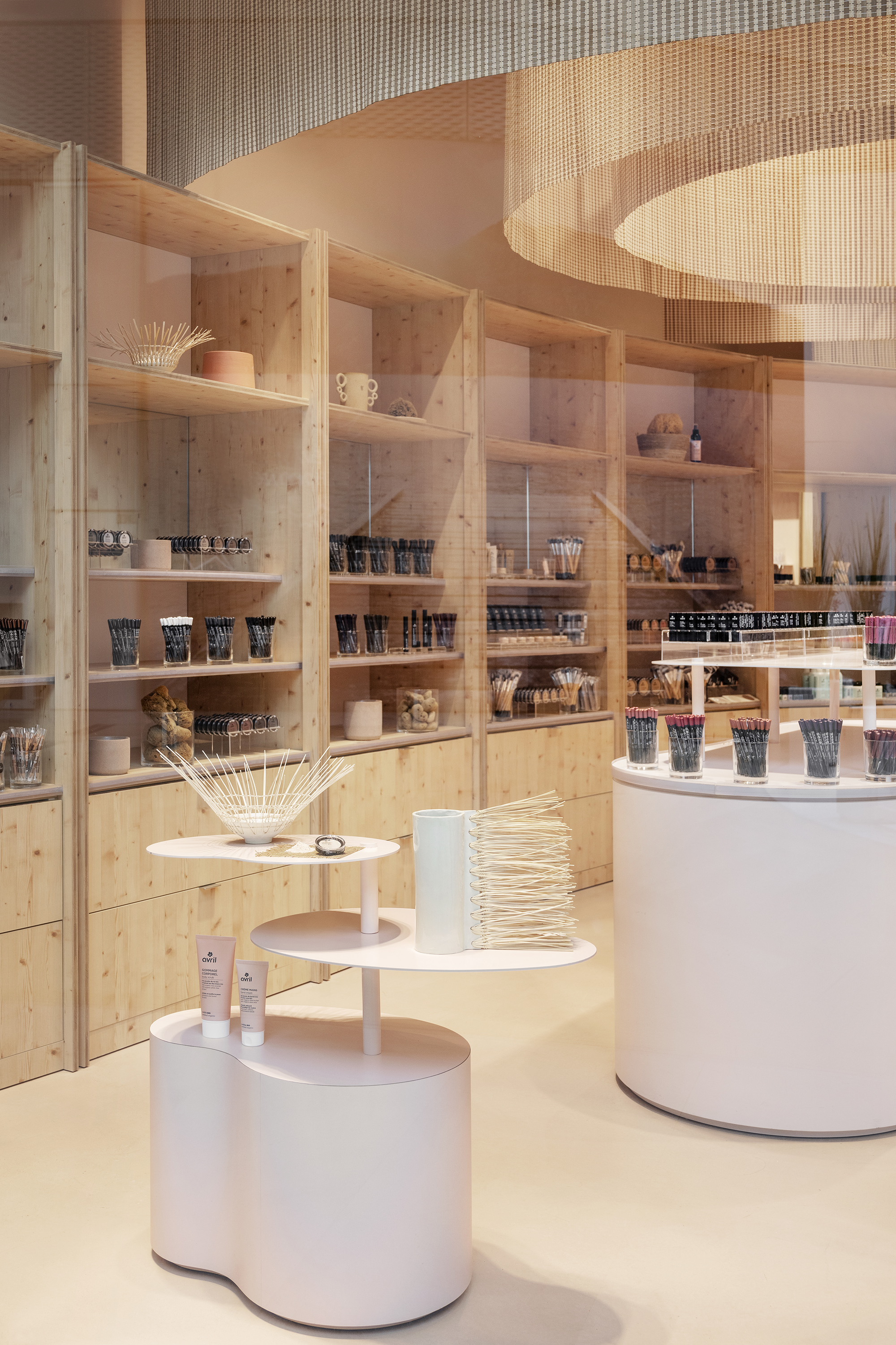 法国 Aéroville Mall 的 Avril 有机美妆店丨Atelier du Pont-3