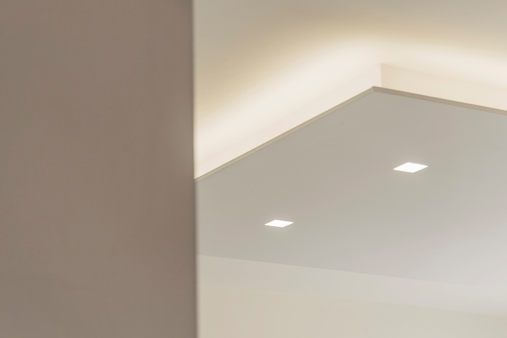 复古 70 年代家具翻新，打造独特公寓空间-16