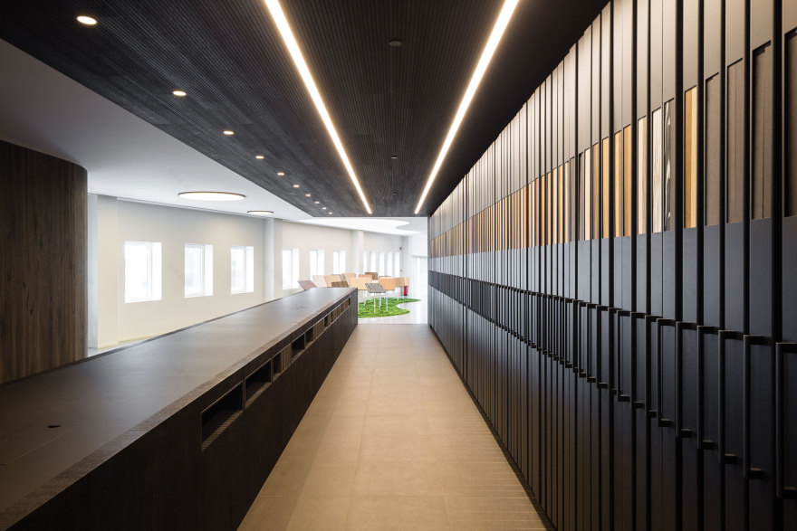 悬浮工业风总部大楼,展现现代办公空间魅力-9