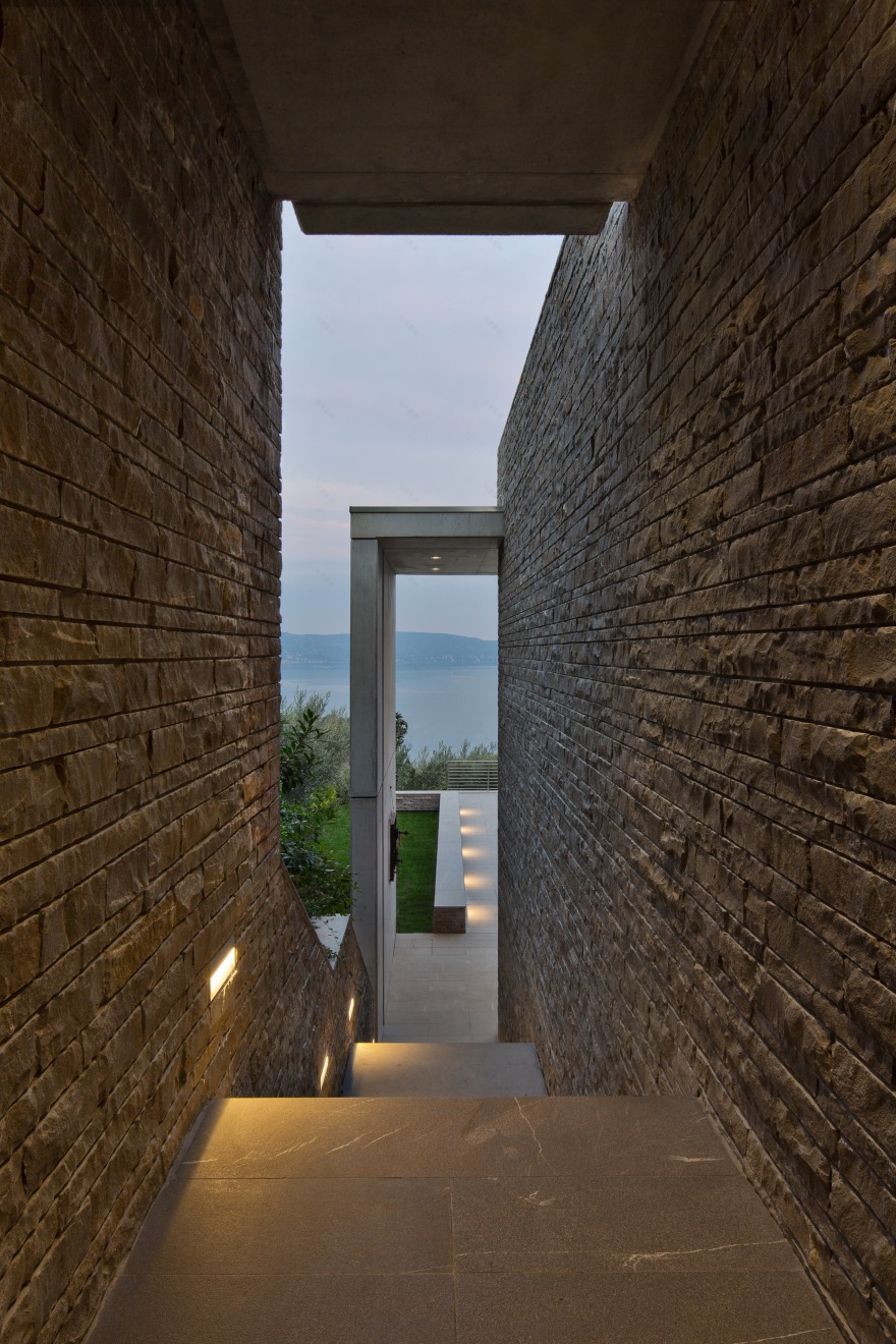 意式湖畔别墅,诠释自然与现代共生设计-57