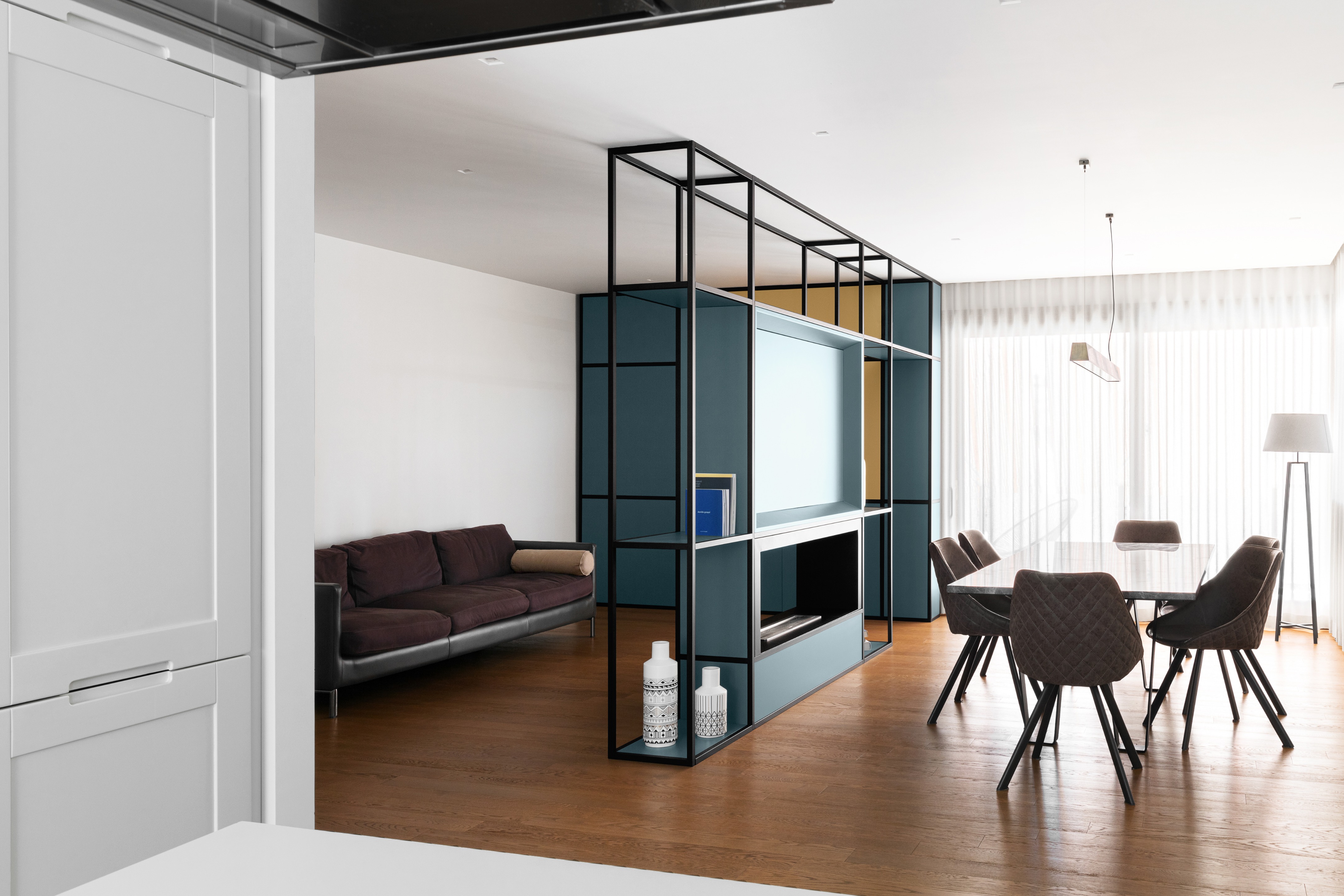 空间通透性改造 | 白色与赤杨木的温馨碰撞-6