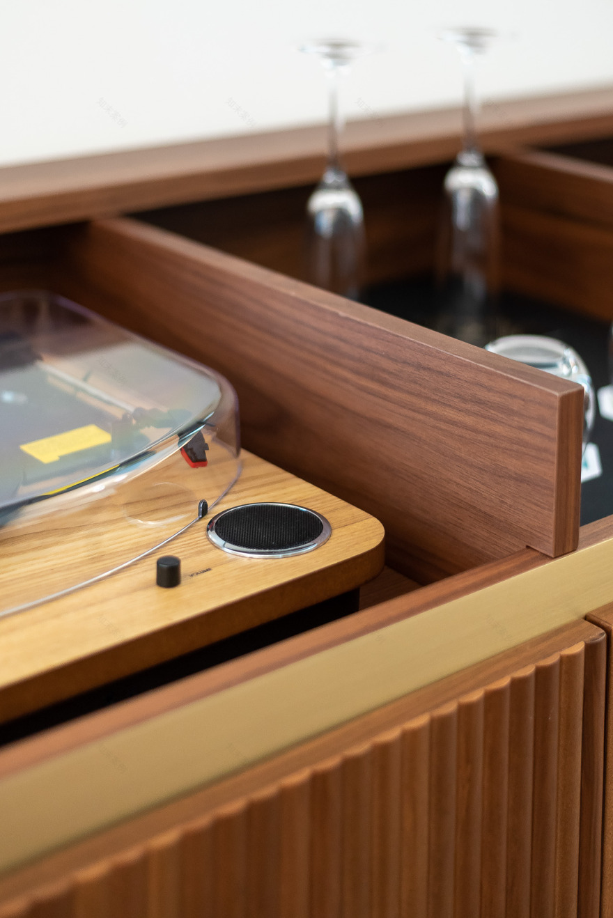 意大利海滨酒店“The Box”以简约哲学打造舒适空间-52