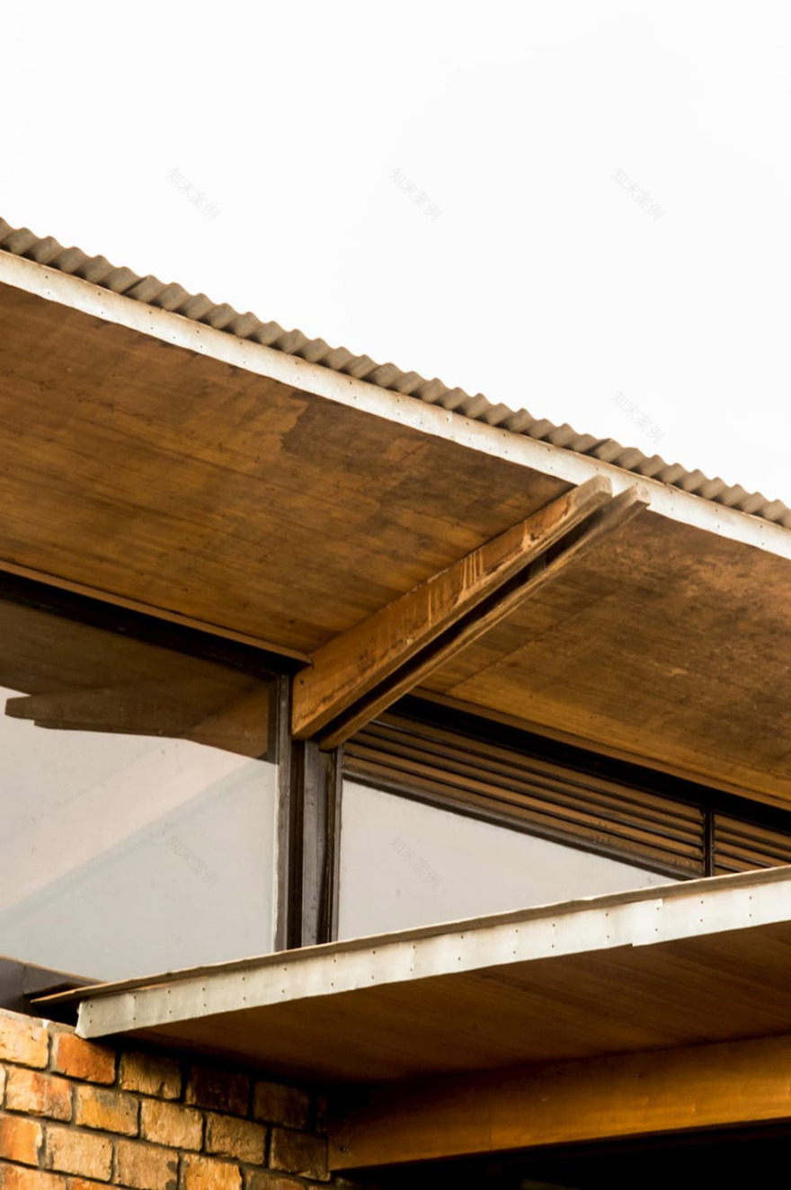 AU学生宿舍(日本建筑学会新人奖),乌干达/东西向墙体提供阴凉,南北侧开口引入光线与风-21