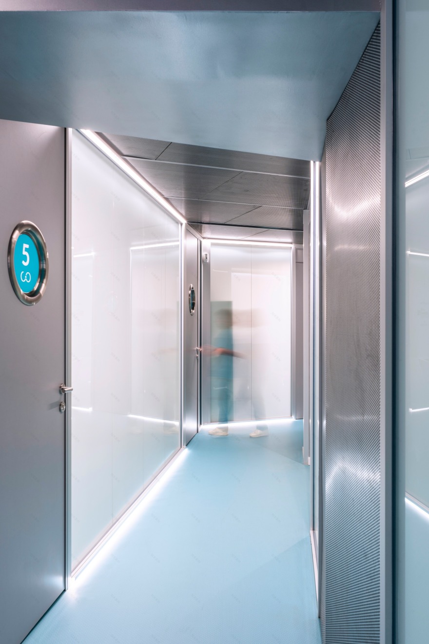 双层空间的巧妙融合 · CIO Salud Facilities-11