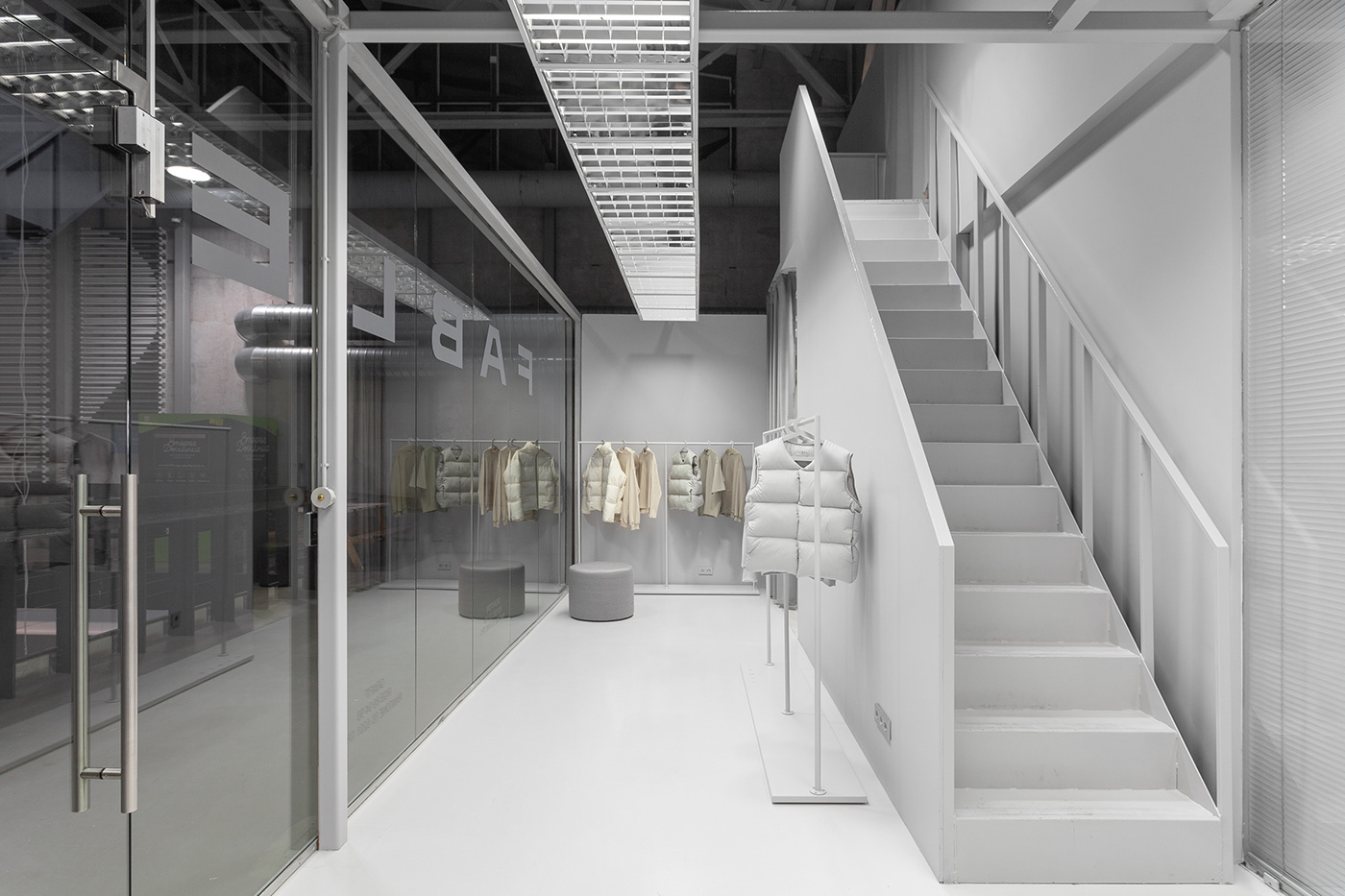 Polina Poludkina丨FABLE丨服装店设计-11