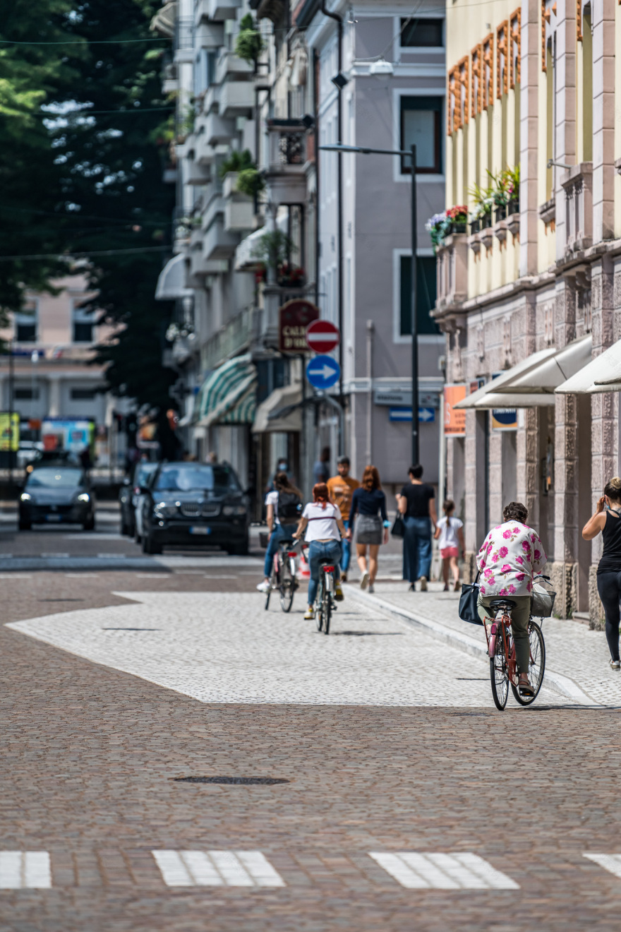 历史印记的街道改造 · Pordenone 市政厅的可持续城市发展计划-15
