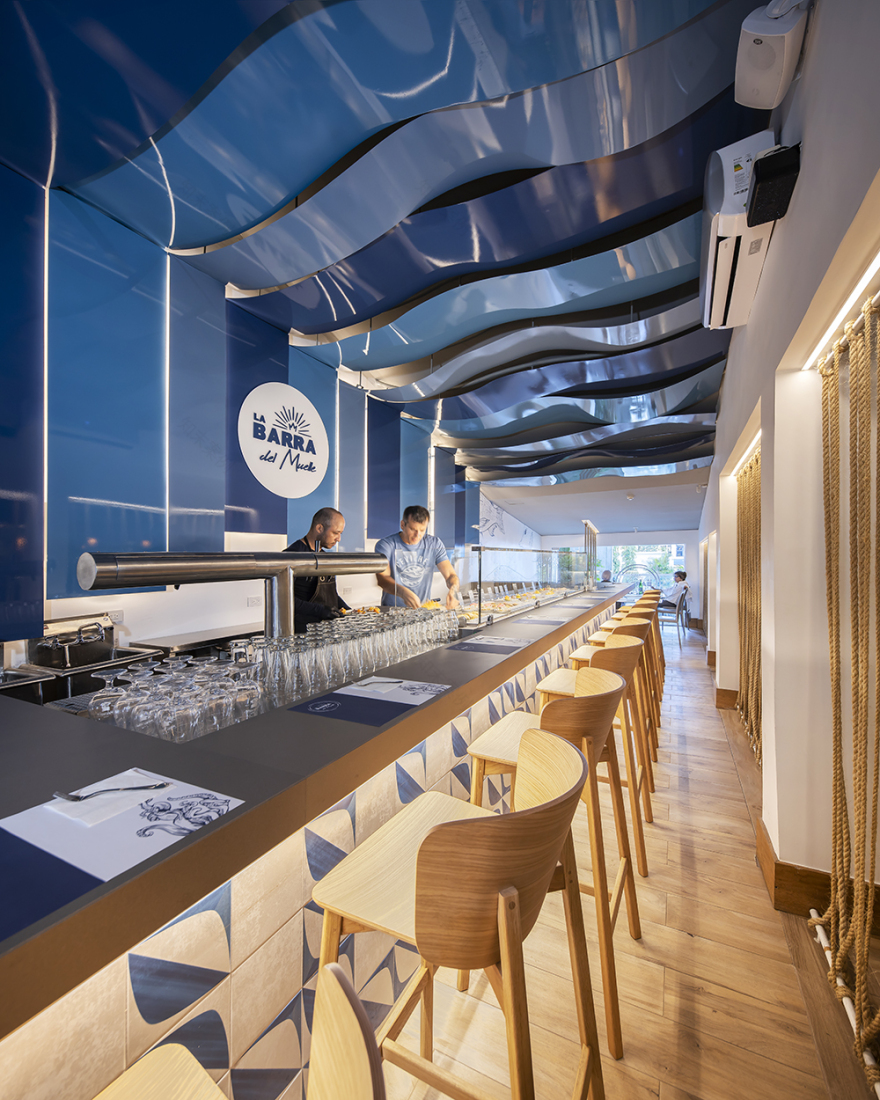 激情海洋的蓝色韵律·Dos G Arquitectos 的海滨餐厅设计-9