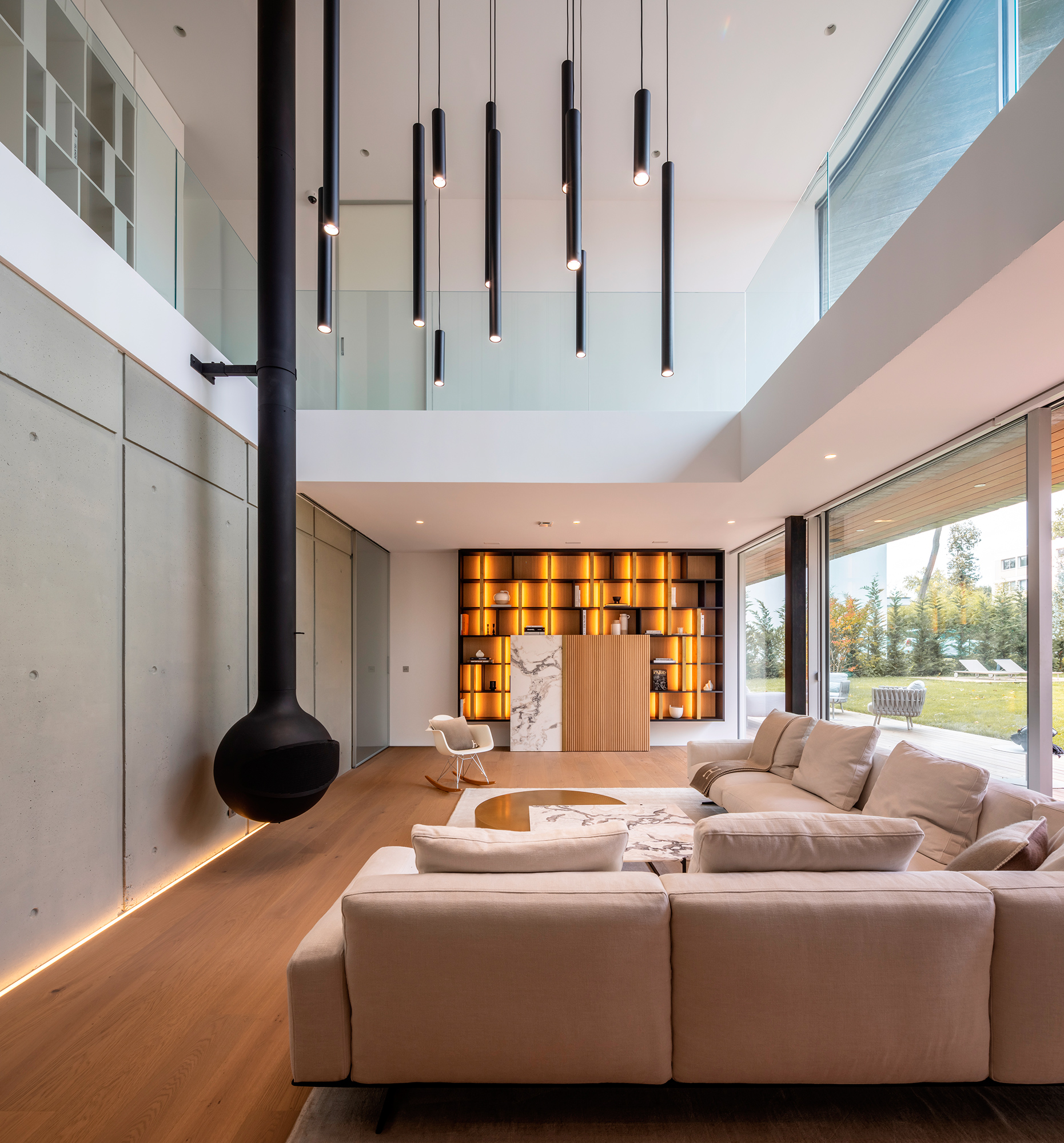 现代混凝土与玻璃别墅丨Arch. Jonny Sturari-11