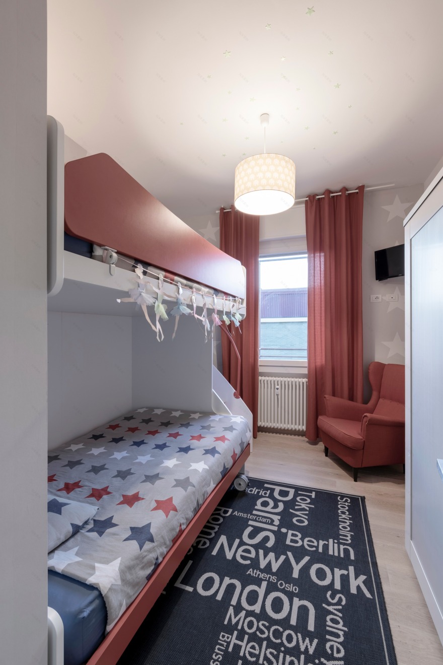 Modena 之家 | 温馨木质 IP 公寓,家庭共享的现代空间-31