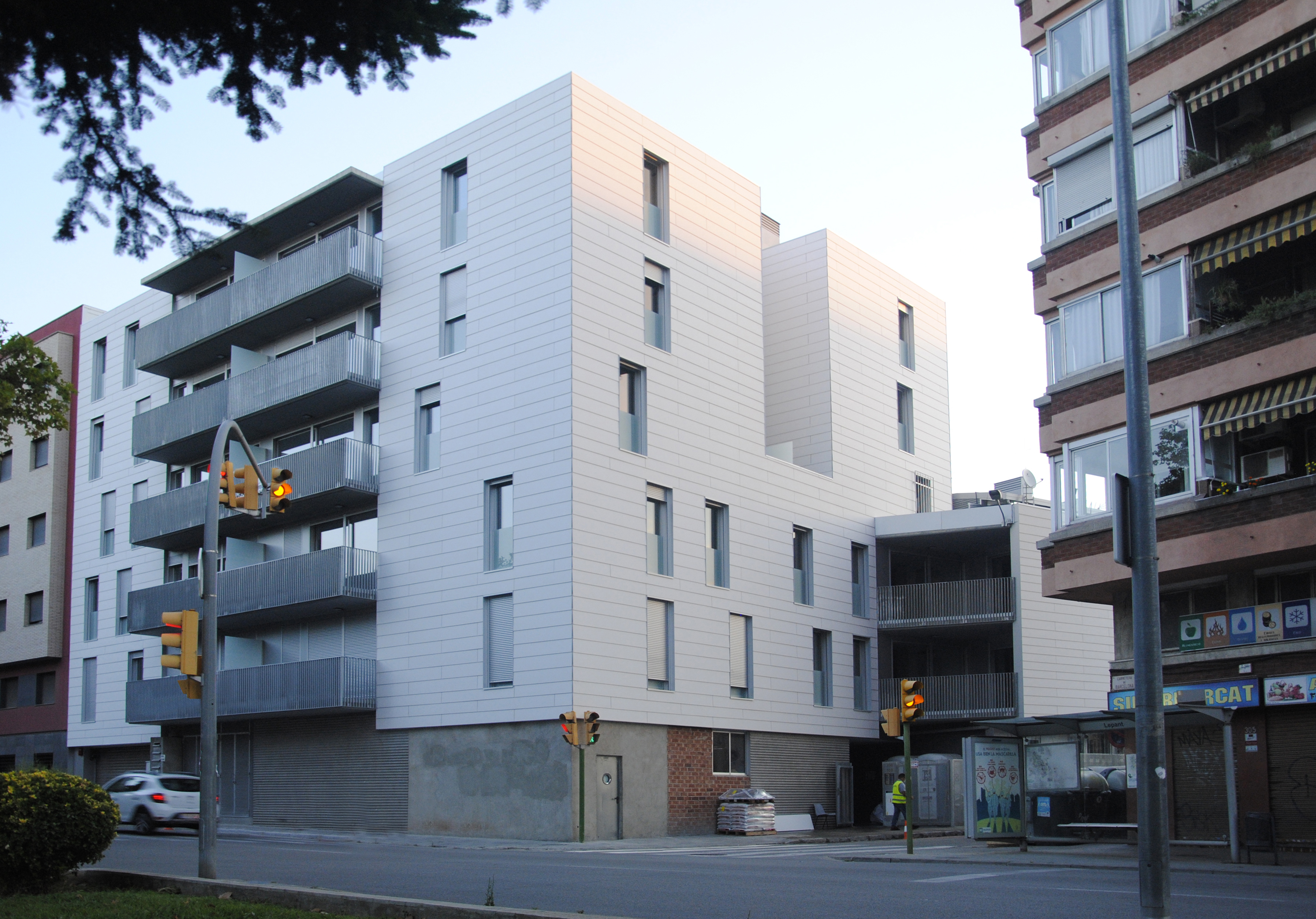 绿色公寓丨西班牙巴塞罗那丨PichAguilera-0