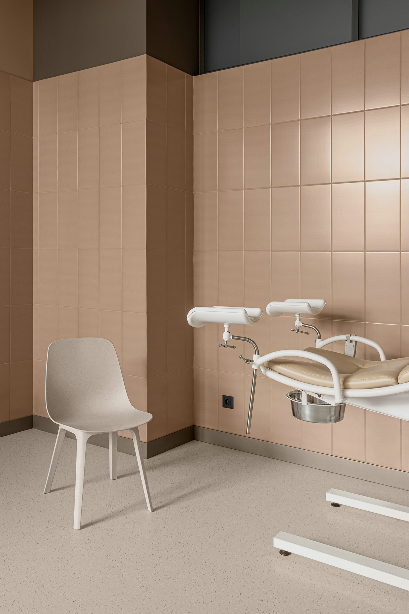 暖色调搭配裸露的水泥墙，尽显温馨大气-23