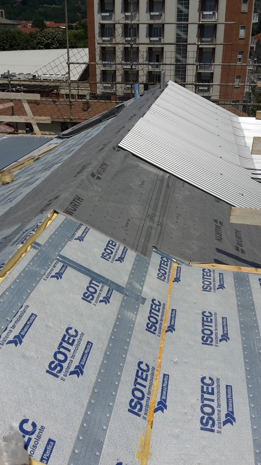 现代公寓建筑的优雅与舒适融合-6