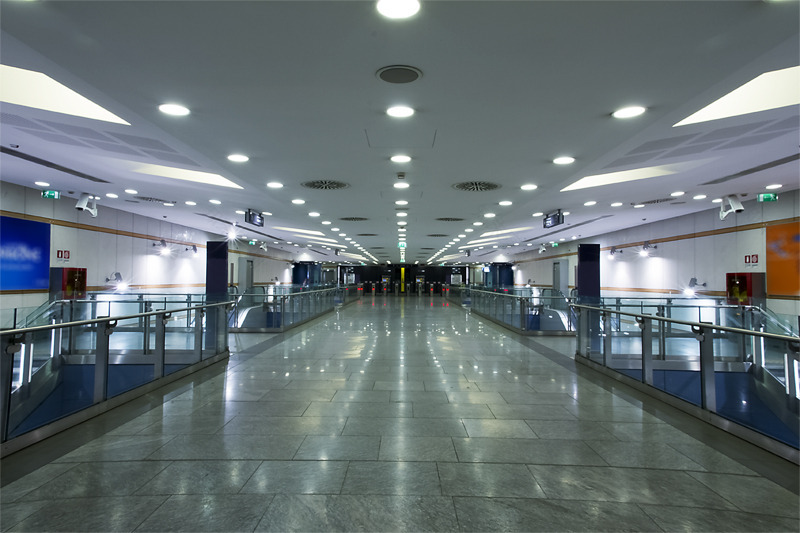 简约实用,打造易用、明亮、安全的地铁站空间-9