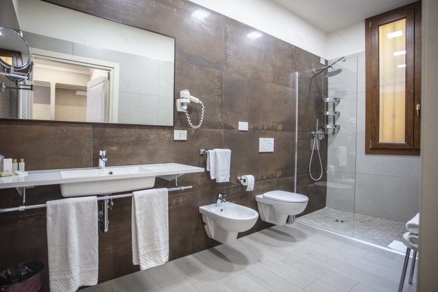 博洛尼亚城市中心,现代与古典交融的 Hotel Cavour 酒店设计-47