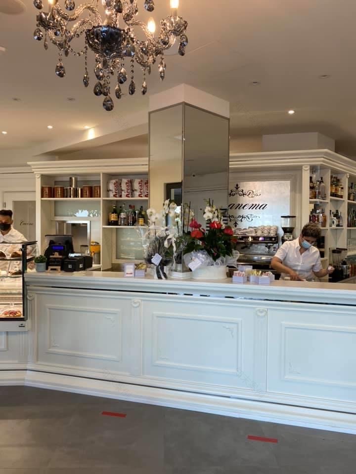意大利海滨 Gelateria Ipanema 咖啡馆,现代与古典的完美融合-6