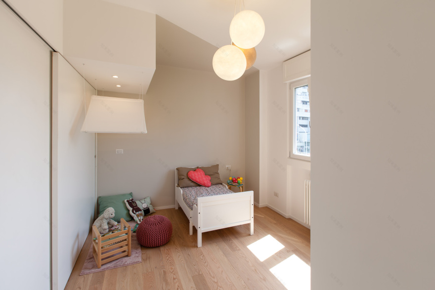 罗马南郊公寓的灵动空间设计-17