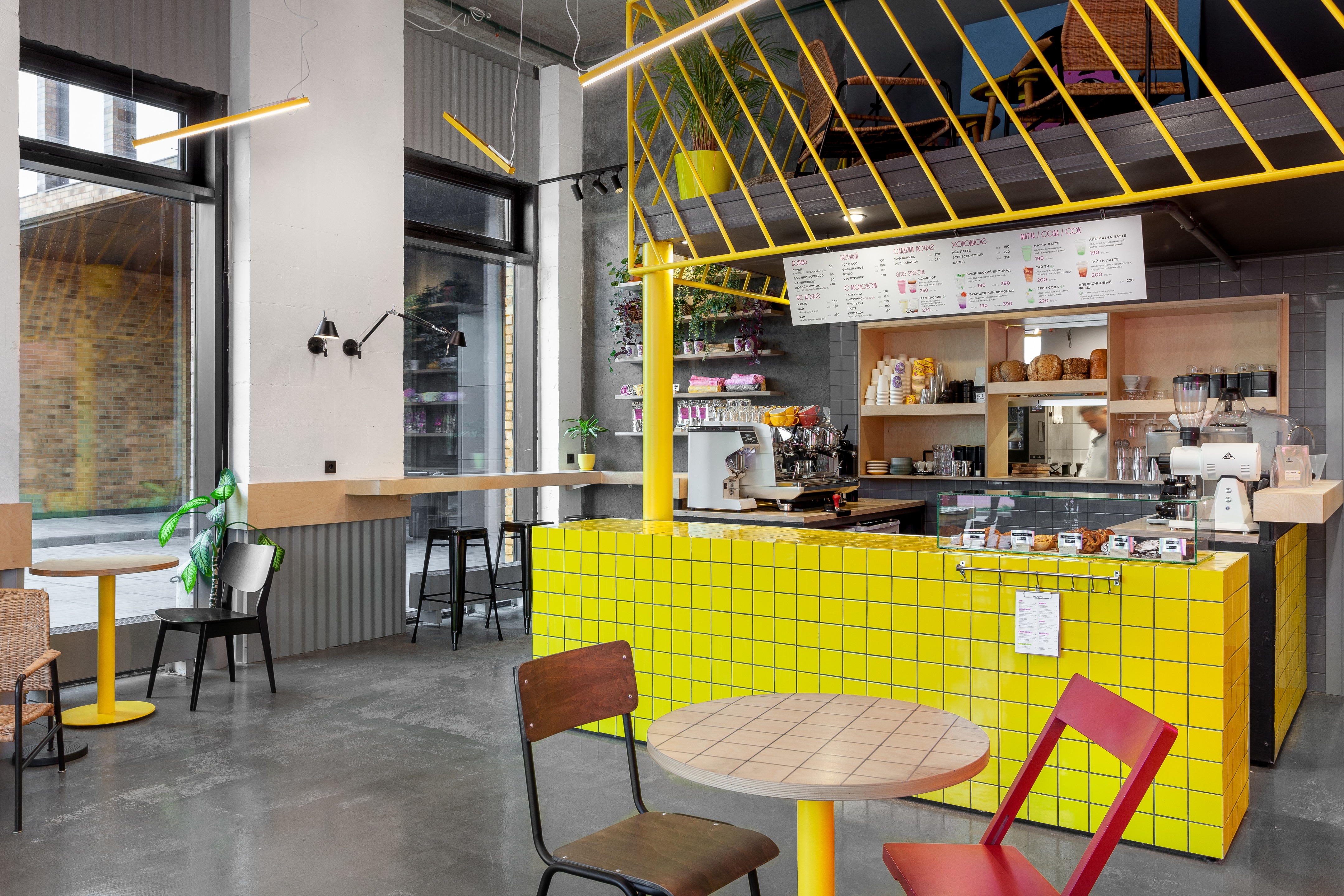 莫斯科住宅区「Savelovsky City」咖啡店，设计师以简约风格打造温馨空间-16