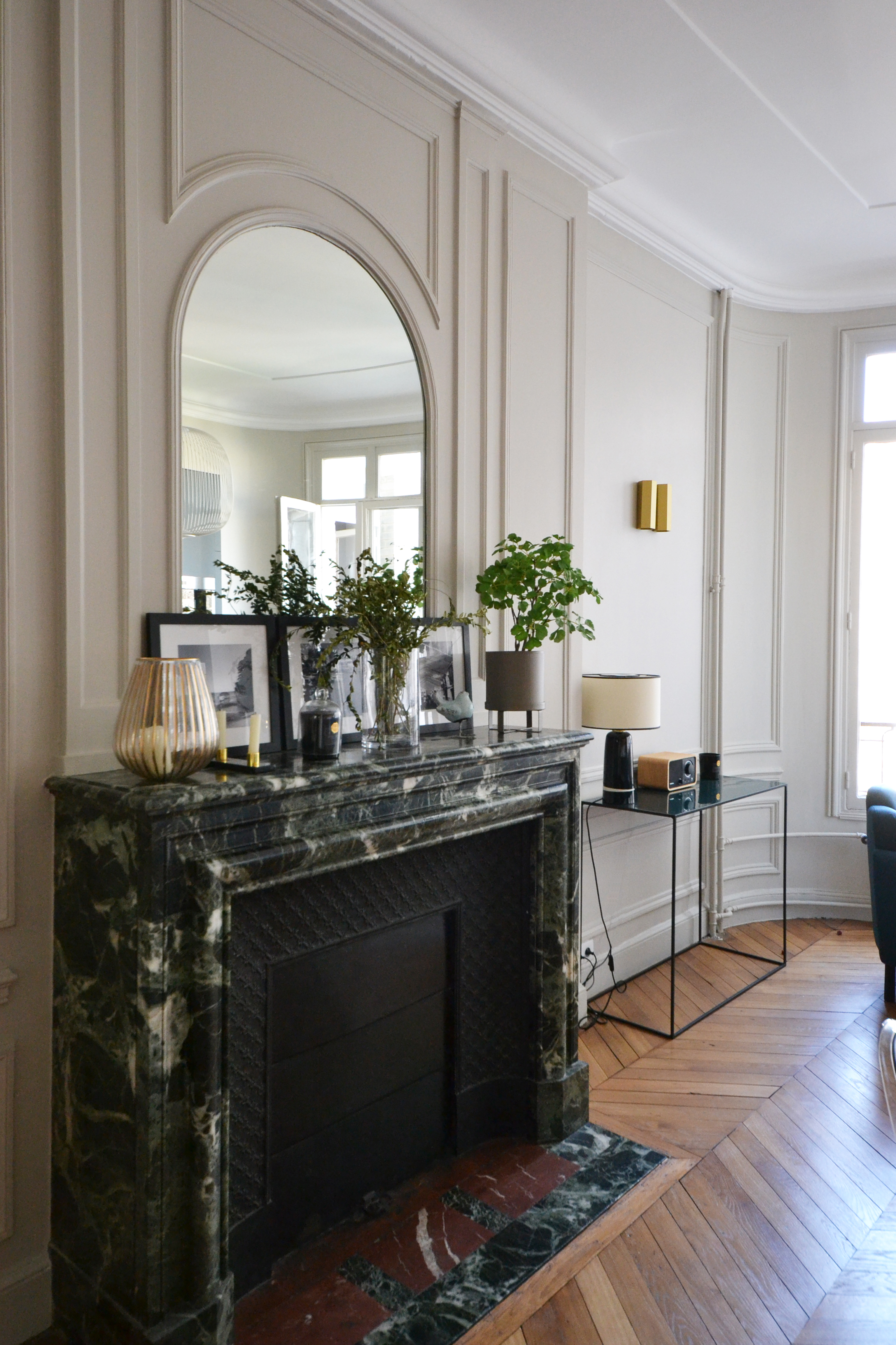 巴黎 17 区 200 平米公寓的创意翻新-1