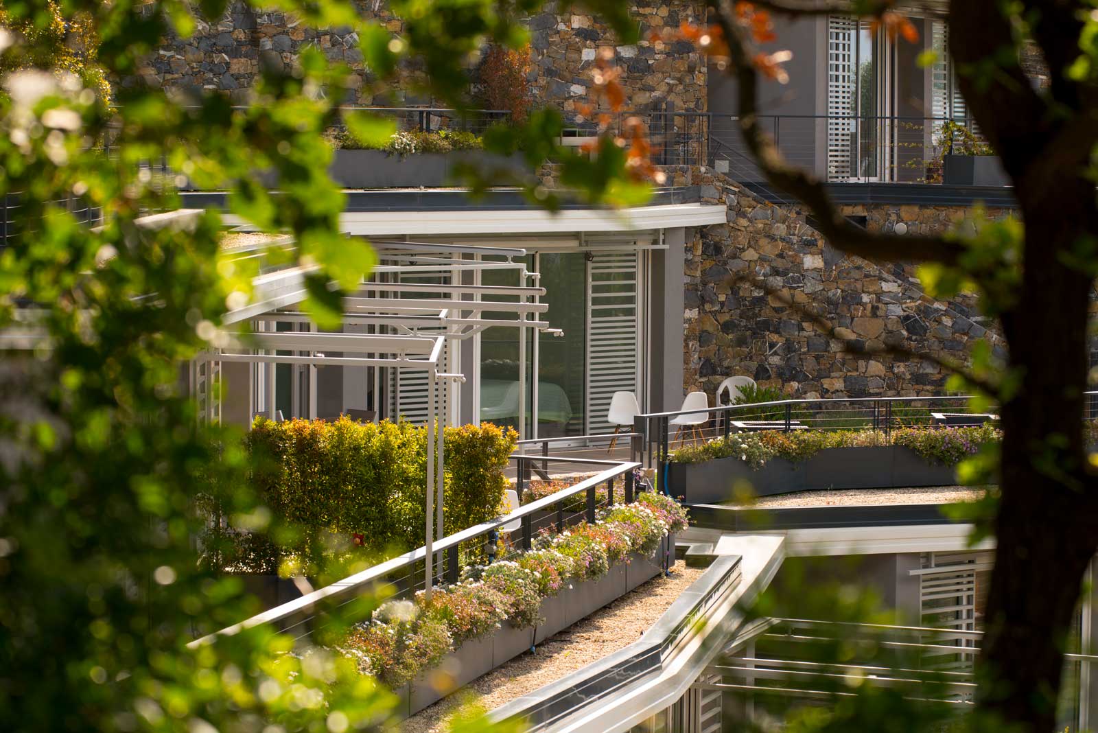 绿意盎然 | 意大利传统石屋的现代演绎-0