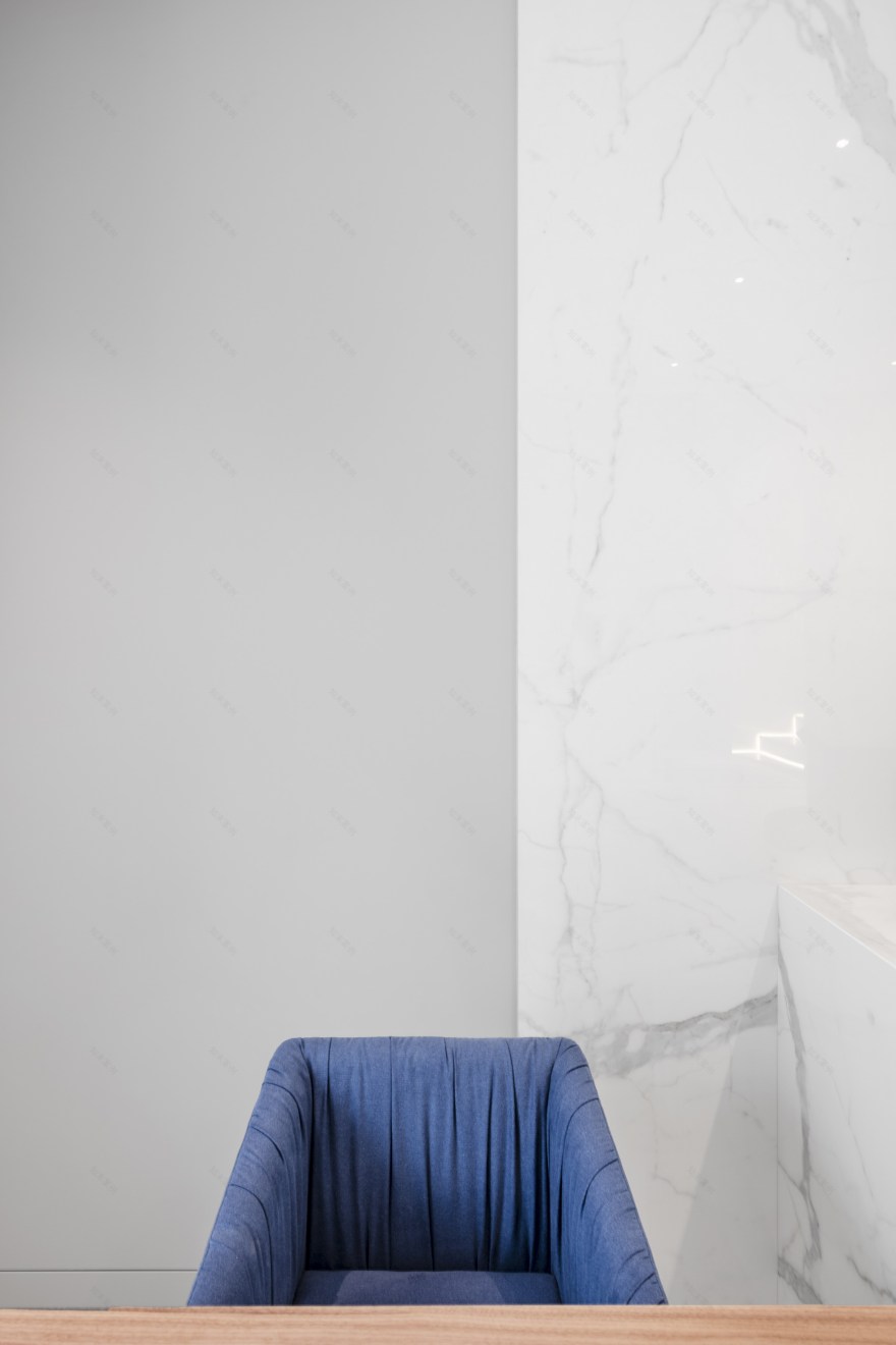 历史建筑中的透明轻盈之家-19