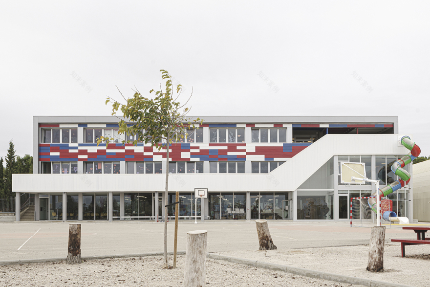 英国学校阿朗戈校区教室翻新设计-8