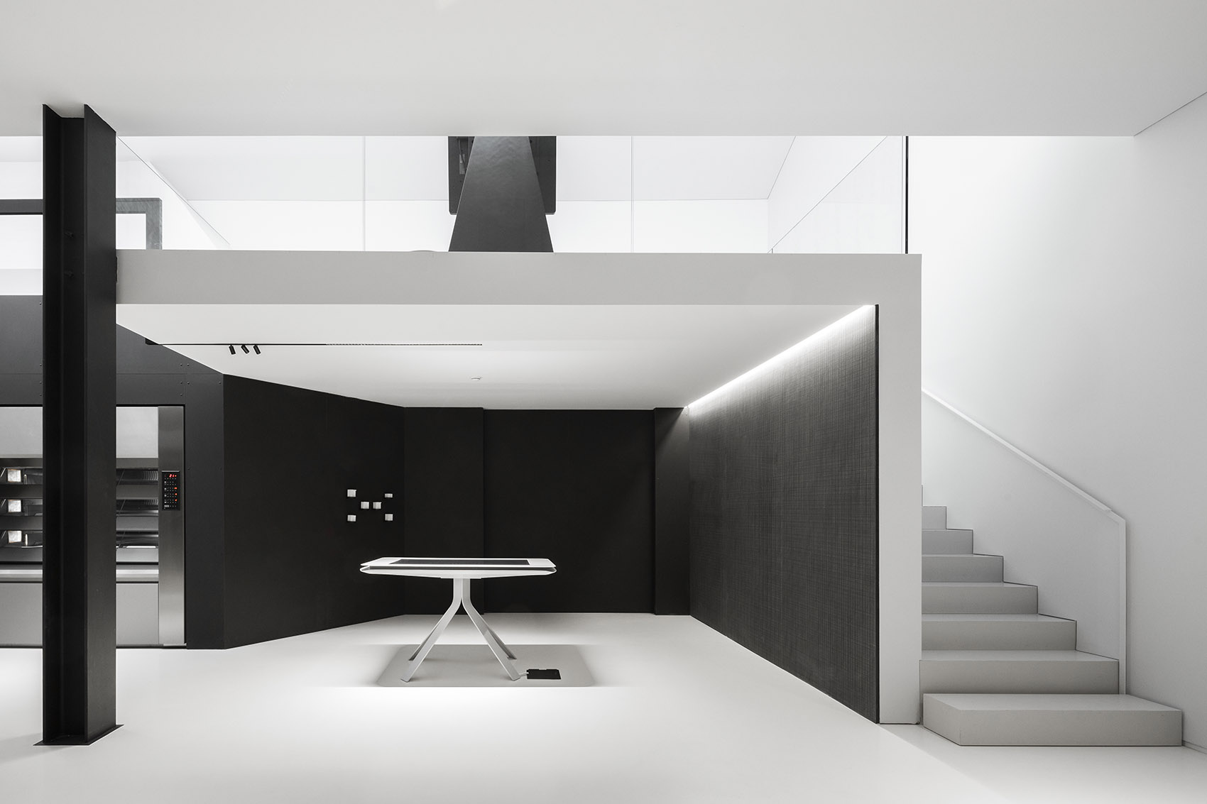 Ramalhos办公空间改造与扩建，葡萄牙/简洁纯粹的展示和办公空间-34