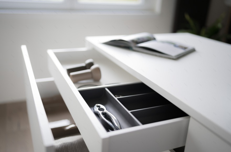 意式湖畔公寓的现代翻新-3