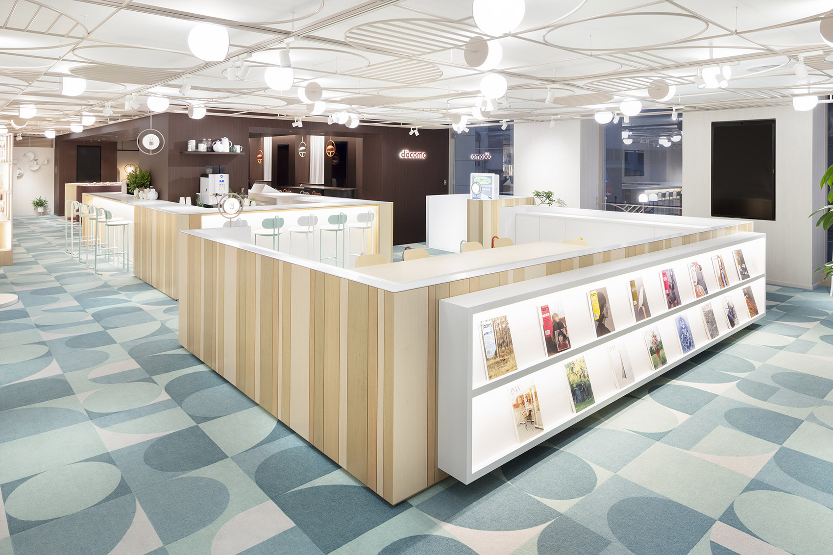 docomo商店和体验空间，日本/以设计支持移动运营商业务模式的重大变革-23