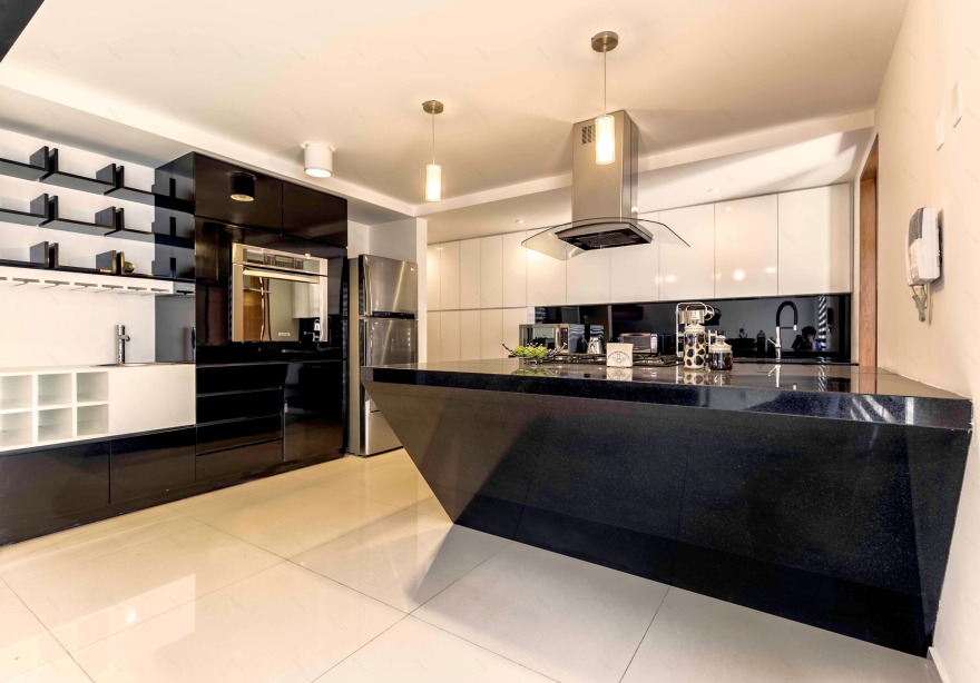 重塑 80 年代建筑,打造现代宜居别墅-12