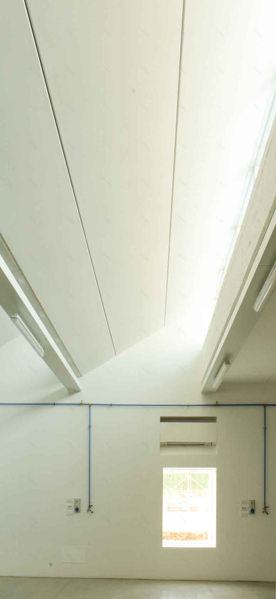 绿色纤维玻璃外墙,打造温馨包容的康复中心-6