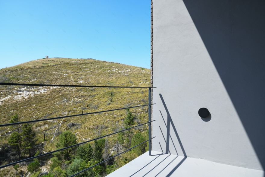 绿意盎然的自然之家——意大利 Villa Luz 别墅设计-19