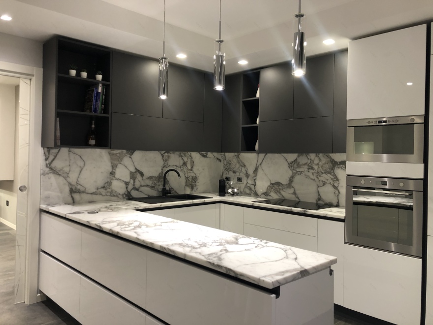 现代简约风公寓改造,干净利落重塑空间比例-16