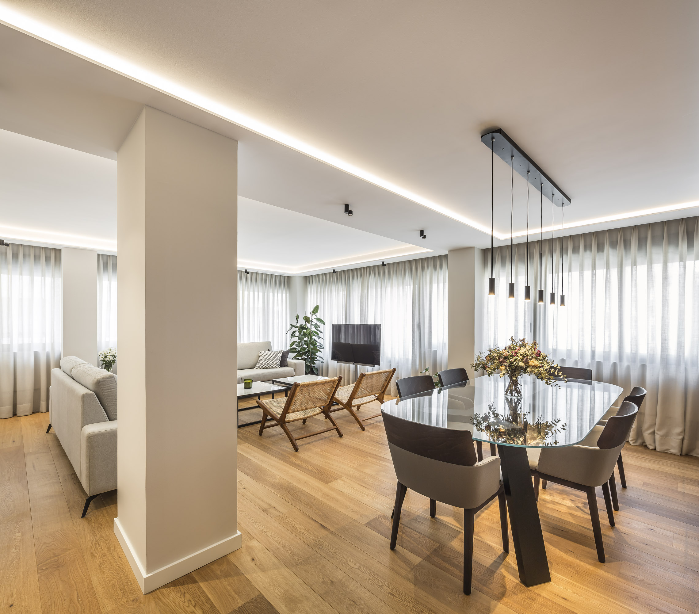 西班牙 70 年代老宅蜕变,明亮温馨宜居空间-4