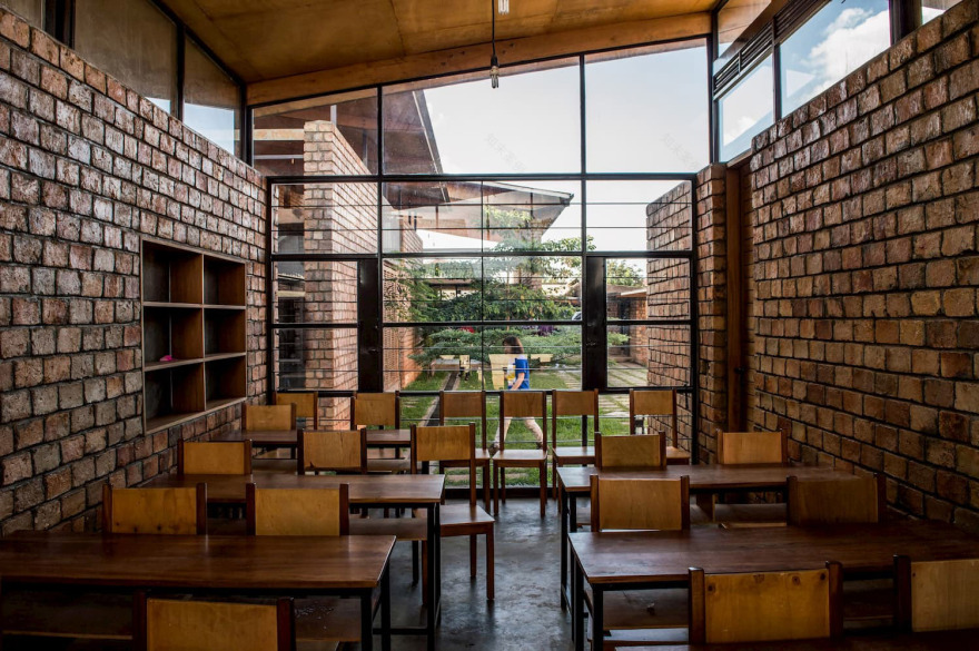 AU学生宿舍(日本建筑学会新人奖),乌干达/东西向墙体提供阴凉,南北侧开口引入光线与风-29