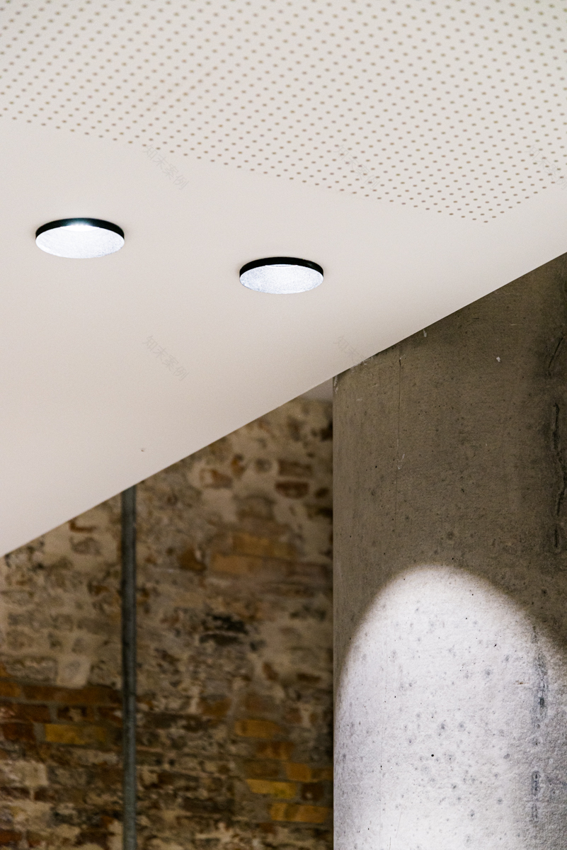 威尼斯历史建筑翻新 | 钢与混凝土的新生-5