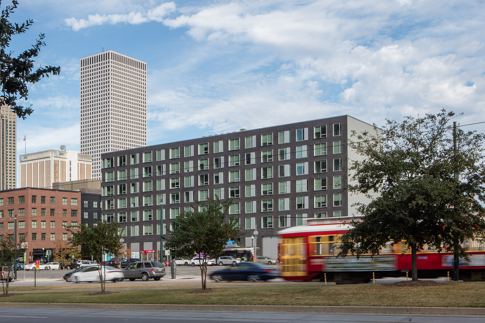 The Beacon公寓楼，新奥尔良/喧嚣城市中的绿洲住宅-49