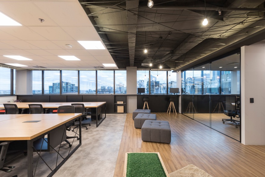 数字媒体公司总部设计,展现工业风与科技感-4