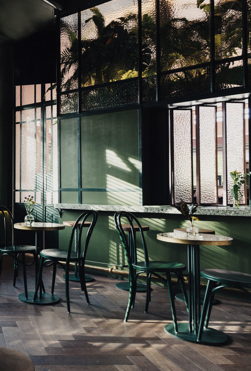 阿姆斯特丹高端大麻店,艺术装饰与现代风格完美融合-2