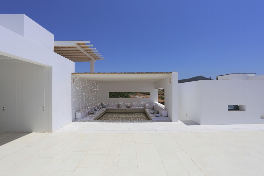 Antiparos 海边别墅 | 简约风格与自然光线完美融合-3