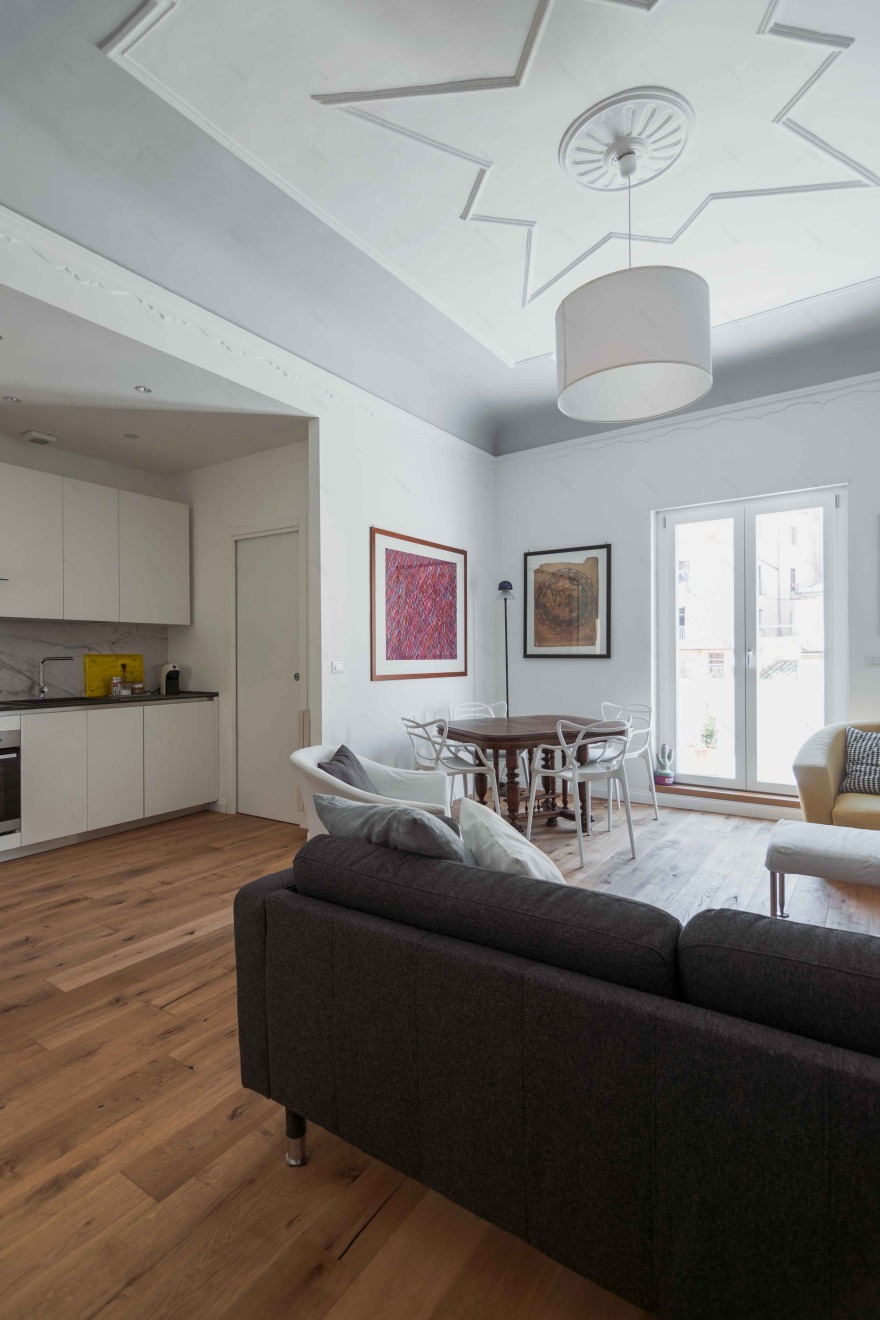 历史中心古宅翻新,现代设计与古典元素完美融合-6