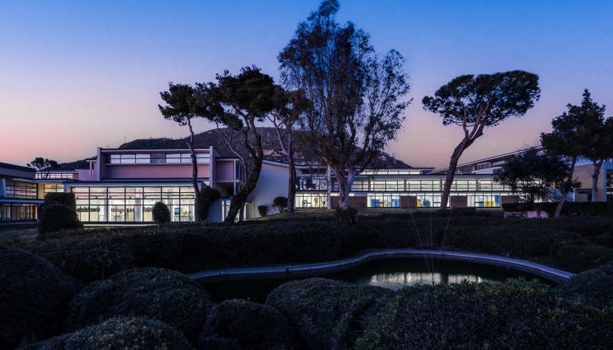 意大利工业遗址复兴,打造能源巨头办公空间-0