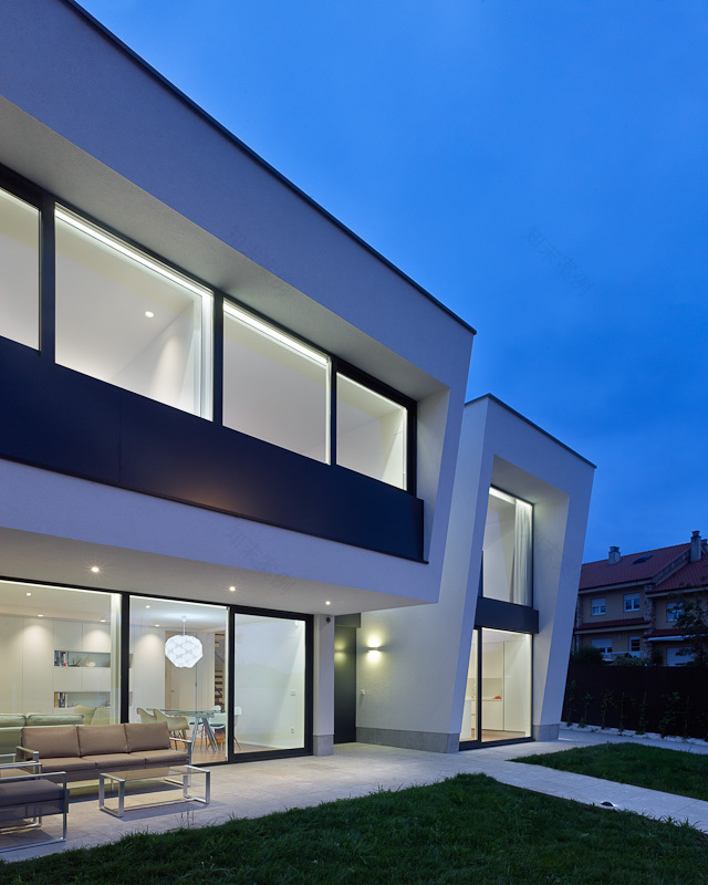 西班牙 Avilés 市简约别墅,诠释现代生活理念-6