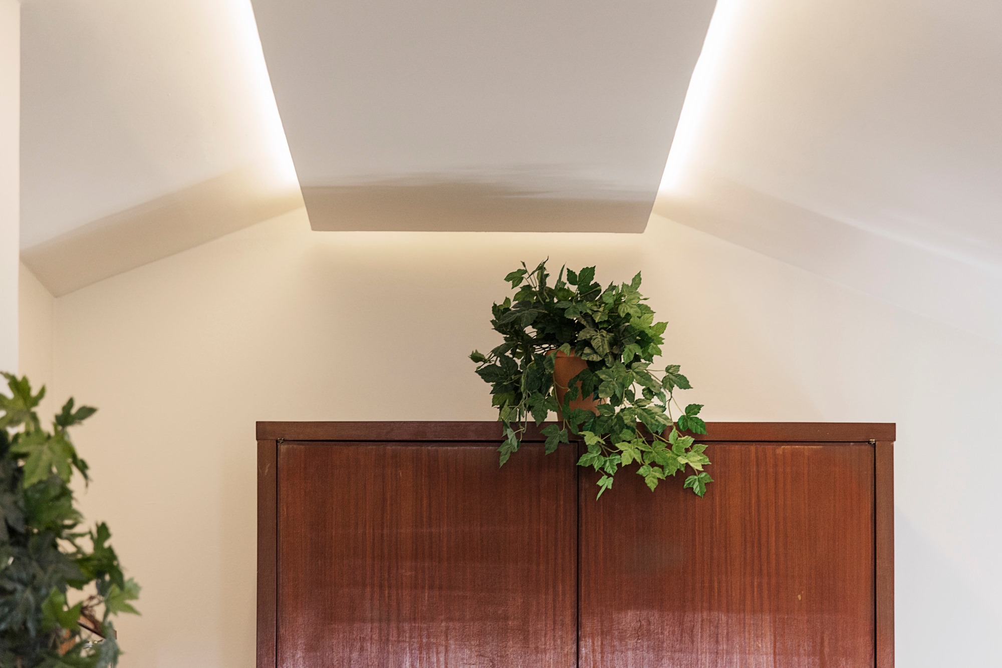 复古 70 年代家具翻新，打造独特公寓空间-13