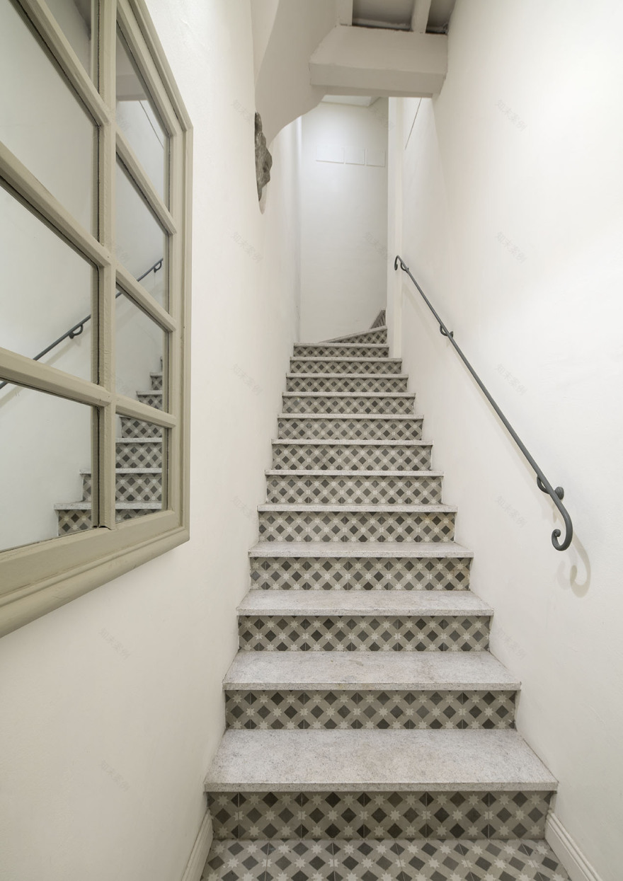 佛罗伦萨历史建筑翻新变身优雅公寓-2